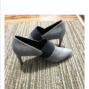Calvin Klein Low Ankle Booties Dress Heels sz 7 Excellent Condition